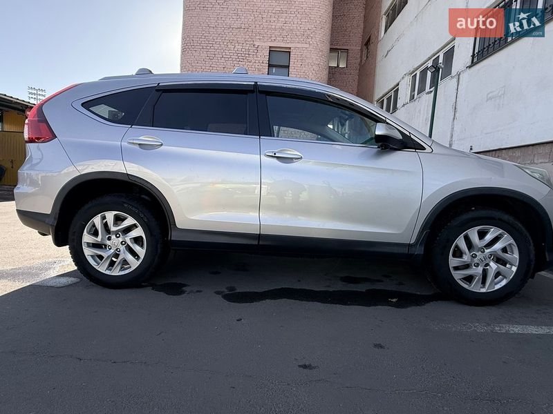 Позашляховик / Кросовер Honda CR-V 2015 в Києві