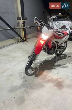 Мотоцикл Многоцелевой (All-round) Honda CRF 250L 2015 в Львове Мотоцикл Многоцелевой (All-round) Honda CRF 250L 2015 в Львове