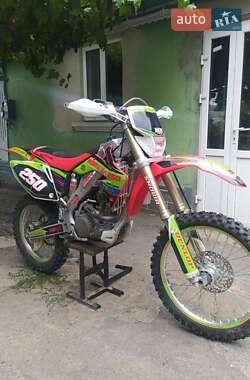Мотоцикл Внедорожный (Enduro) Honda CRF 250R 2013 в 