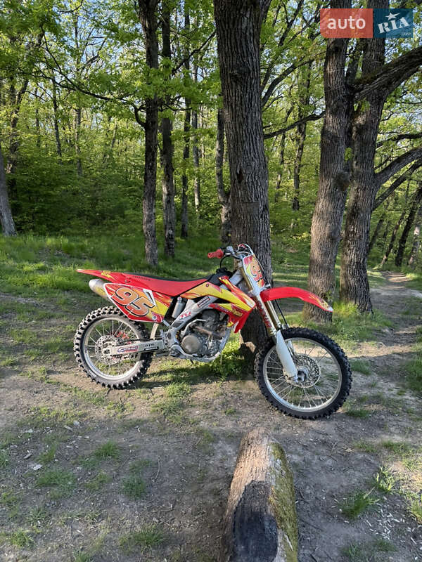 Мотоцикл Кросс Honda CRF 250R 2005 в 