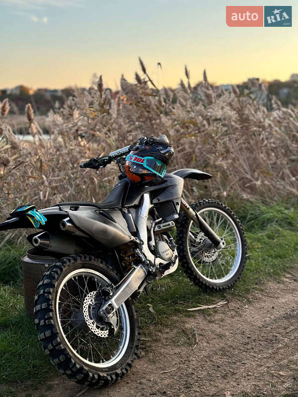 Мотоцикл Кросс Honda CRF 250R 2009 в Авангарде