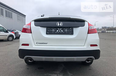 Позашляховик / Кросовер Honda Crosstour 2013 в 