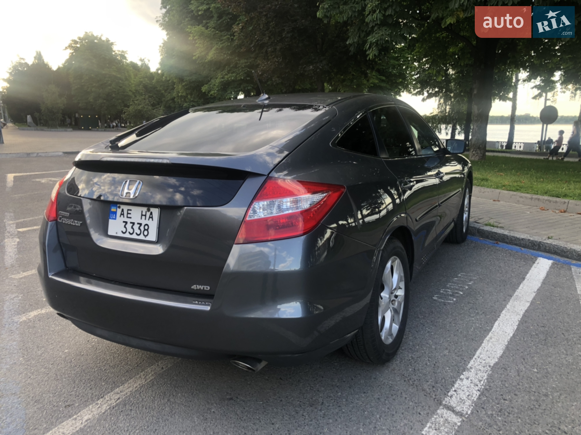 2010 Honda Crosstour - мініатюра 3