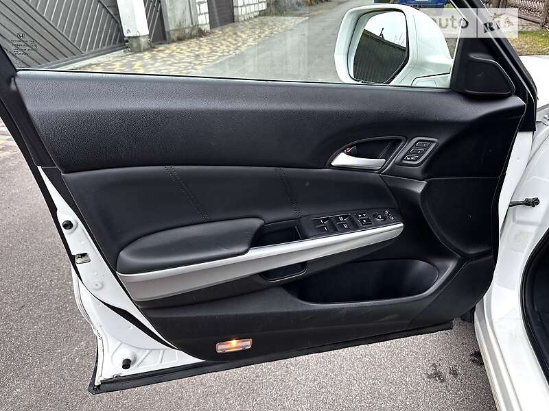 Внедорожник / Кроссовер Honda Crosstour 2013 в Киеве