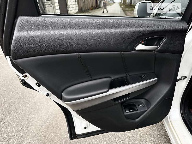 Внедорожник / Кроссовер Honda Crosstour 2013 в Киеве