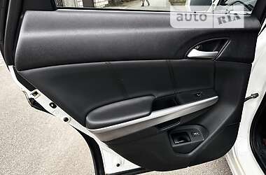 Позашляховик / Кросовер Honda Crosstour 2013 в 