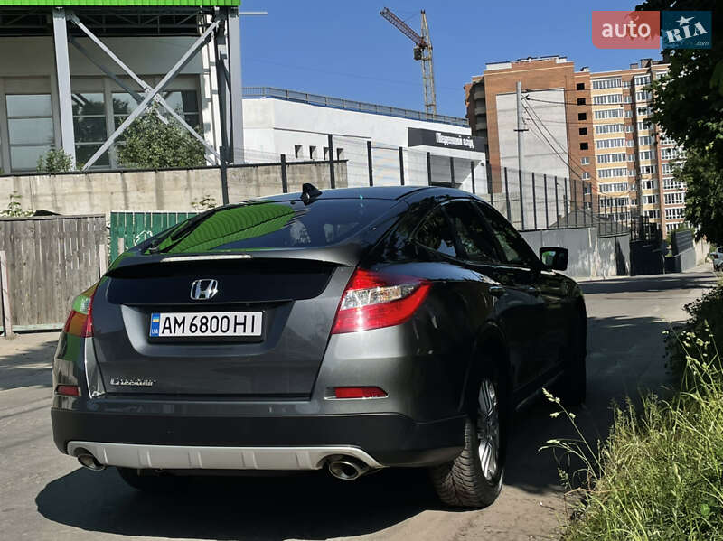 Позашляховик / Кросовер Honda Crosstour 2014 в Києві