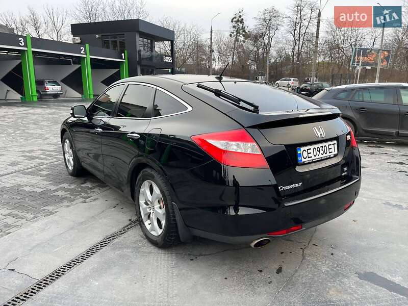 Внедорожник / Кроссовер Honda Crosstour 2011 в Черновцах