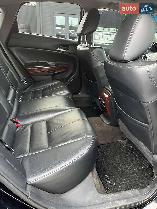 Внедорожник / Кроссовер Honda Crosstour 2011 в Черновцах