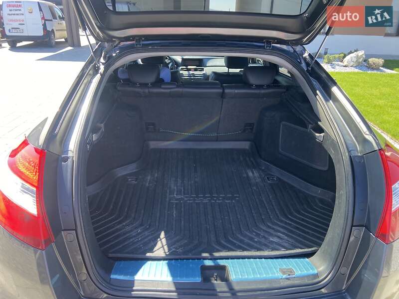 Внедорожник / Кроссовер Honda Crosstour 2012 в Черновцах