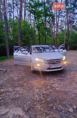 Внедорожник / Кроссовер Honda Crosstour 2011 в 