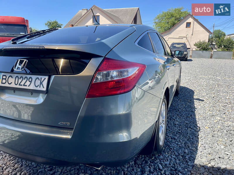 Позашляховик / Кросовер Honda Crosstour 2010 в Чернівцях