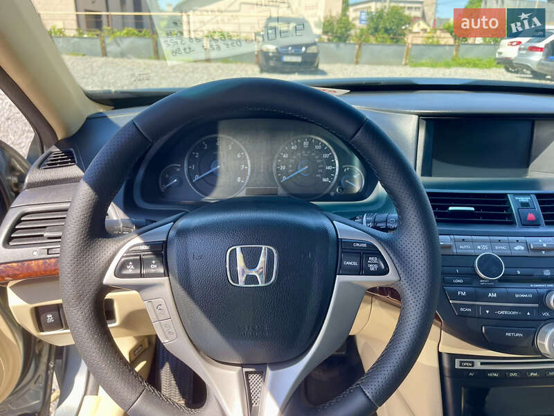 Позашляховик / Кросовер Honda Crosstour 2010 в Чернівцях
