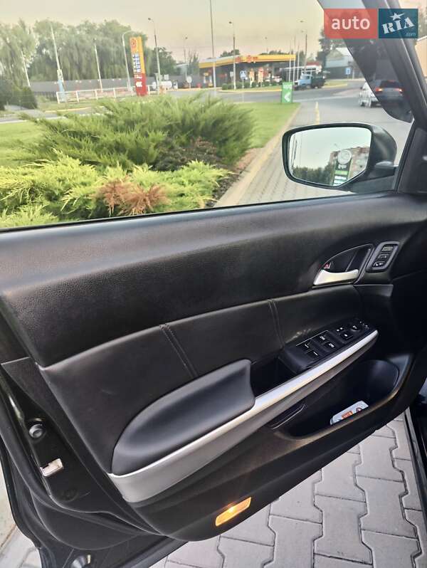 Внедорожник / Кроссовер Honda Crosstour 2013 в Черкассах