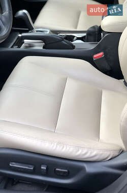 Внедорожник / Кроссовер Honda Crosstour 2012 в 