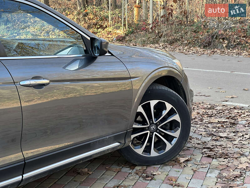 Позашляховик / Кросовер Honda Crosstour 2013 в Ужгороді