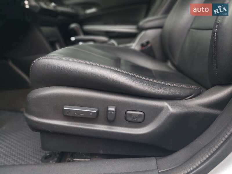 Внедорожник / Кроссовер Honda Crosstour 2014 в Черновцах