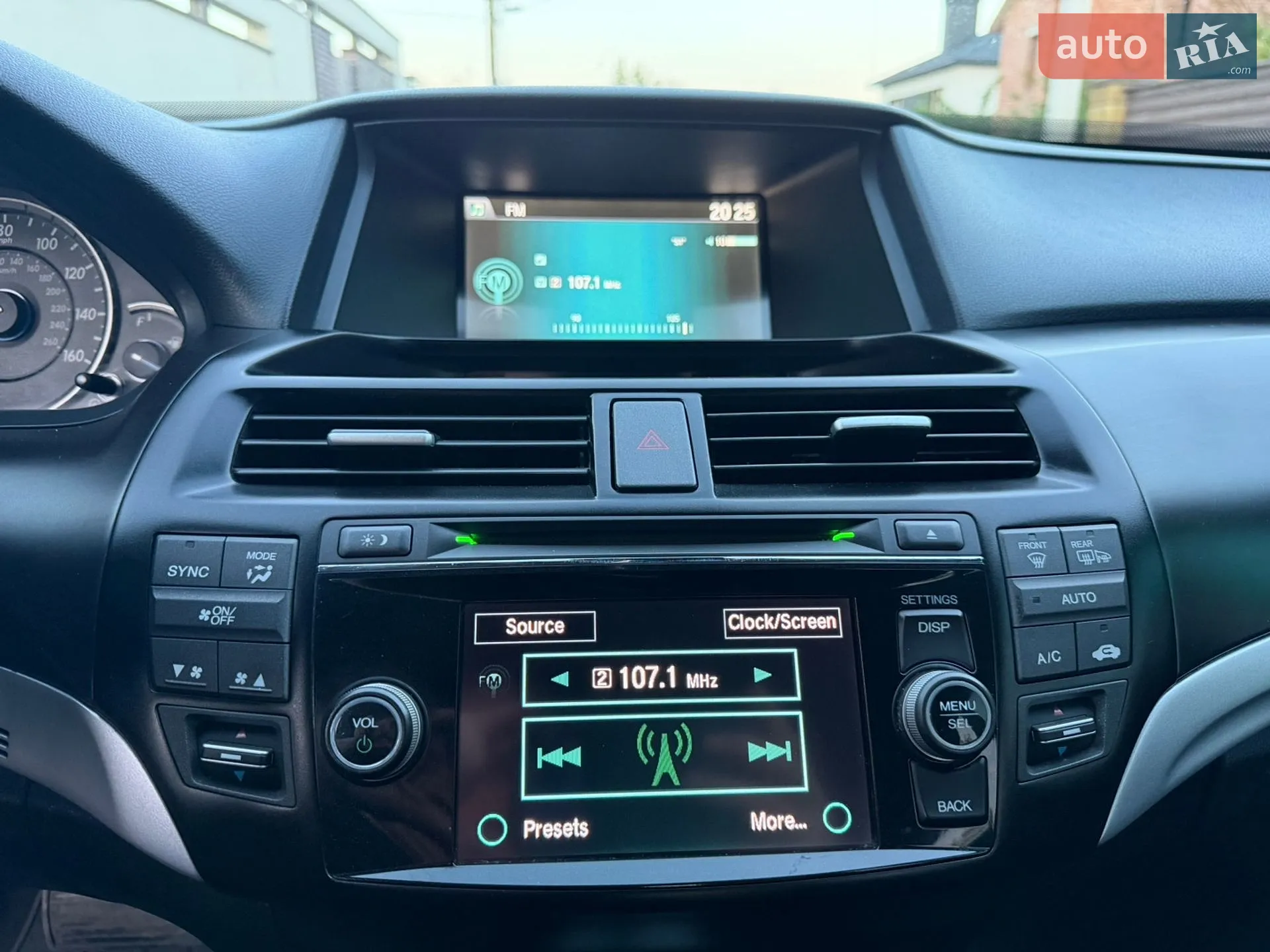 2015 Honda Crosstour - мініатюра 28
