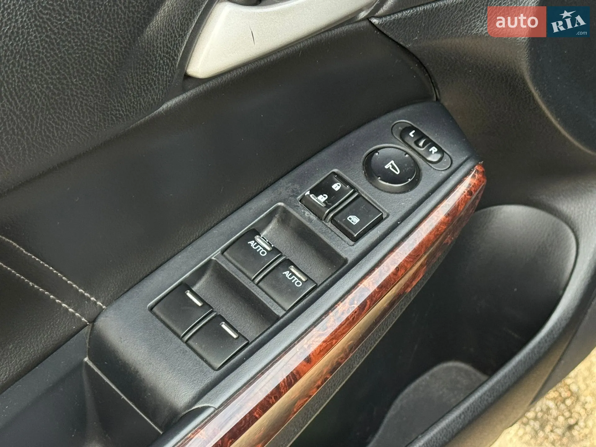 2010 Honda Crosstour - мініатюра 24