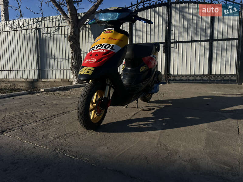 Мопеди Honda Dio AF-35 2004 в Вознесенську