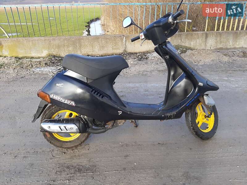 Скутер Honda DJ-1 2002 в Шумську