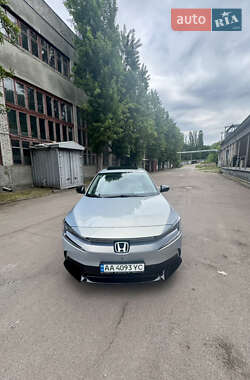 Седан Honda e:NP2 2024 в 