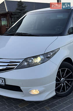 Минивэн Honda Elysion 2011 в 