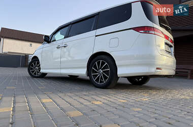 Минивэн Honda Elysion 2011 в 