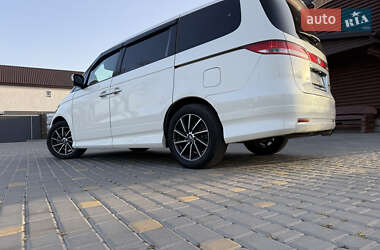 Минивэн Honda Elysion 2011 в 