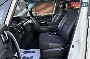 Минивэн Honda Elysion 2011 в 