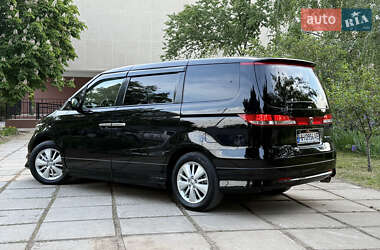 Минивэн Honda Elysion 2012 в 