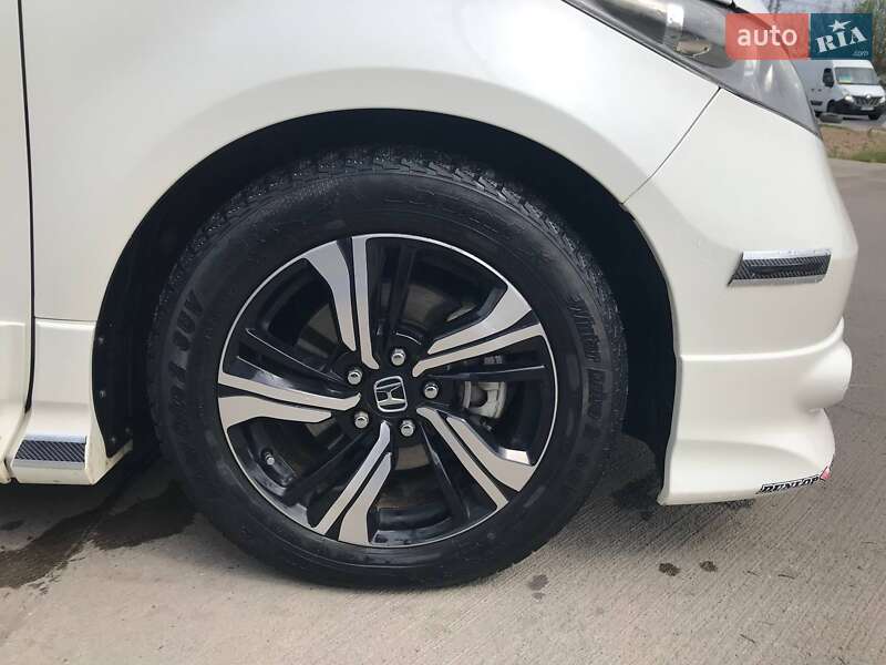 Минивэн Honda Elysion 2012 в Великодолинском