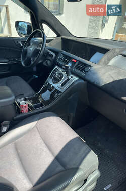 Мінівен Honda Elysion 2010 в 