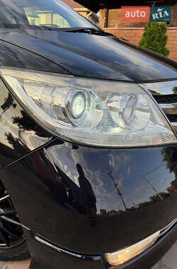 Минивэн Honda Elysion 2012 в 