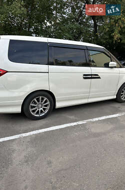 Минивэн Honda Elysion 2011 в 