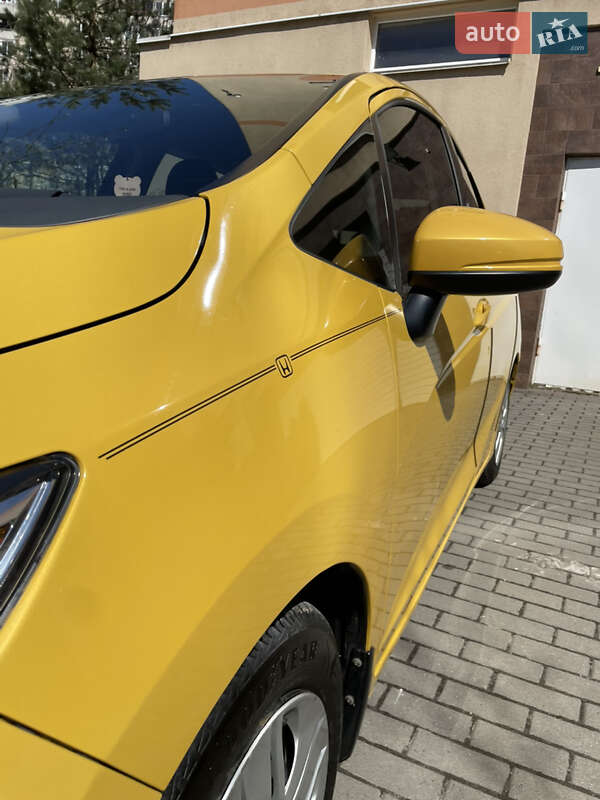 Хэтчбек Honda Fit 2018 в Львове