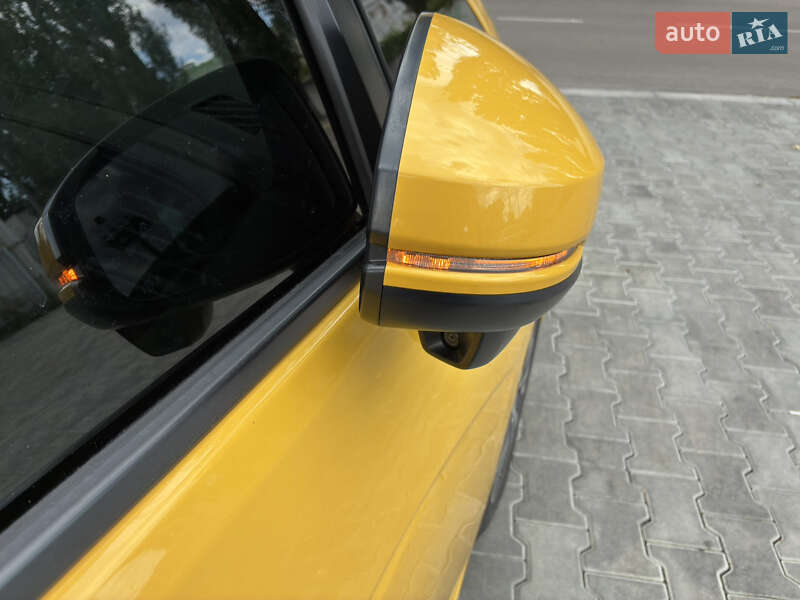 Хэтчбек Honda Fit 2017 в Киеве