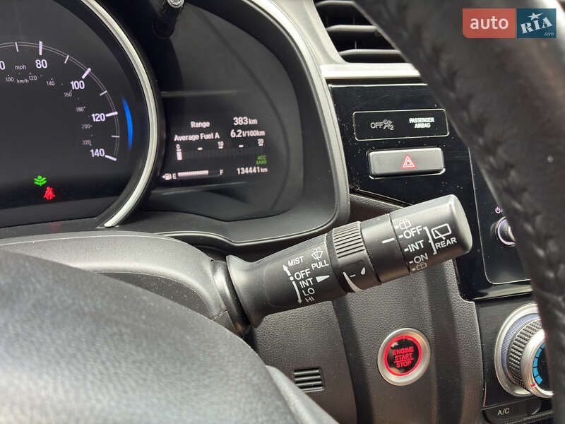 Хэтчбек Honda Fit 2017 в Киеве