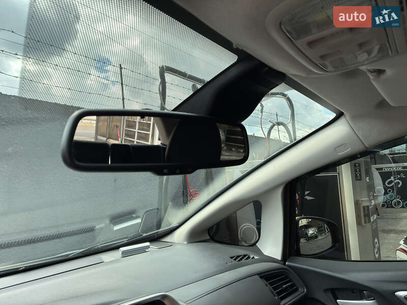 Хэтчбек Honda Fit 2017 в Киеве