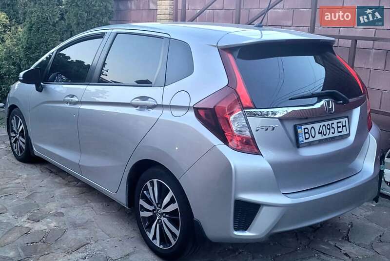 Хэтчбек Honda Fit 2016 в Виннице
