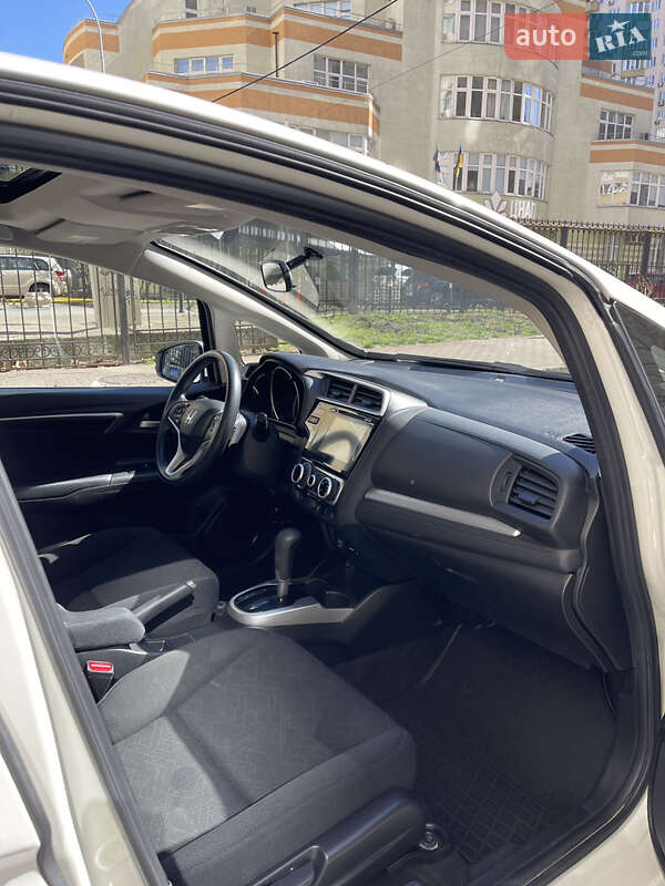 Хэтчбек Honda Fit 2016 в Киеве