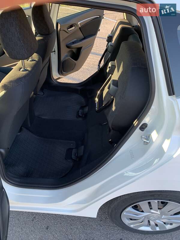 Хэтчбек Honda Fit 2016 в Луцке фото 12 Хэтчбек Honda Fit 2016 в Луцке