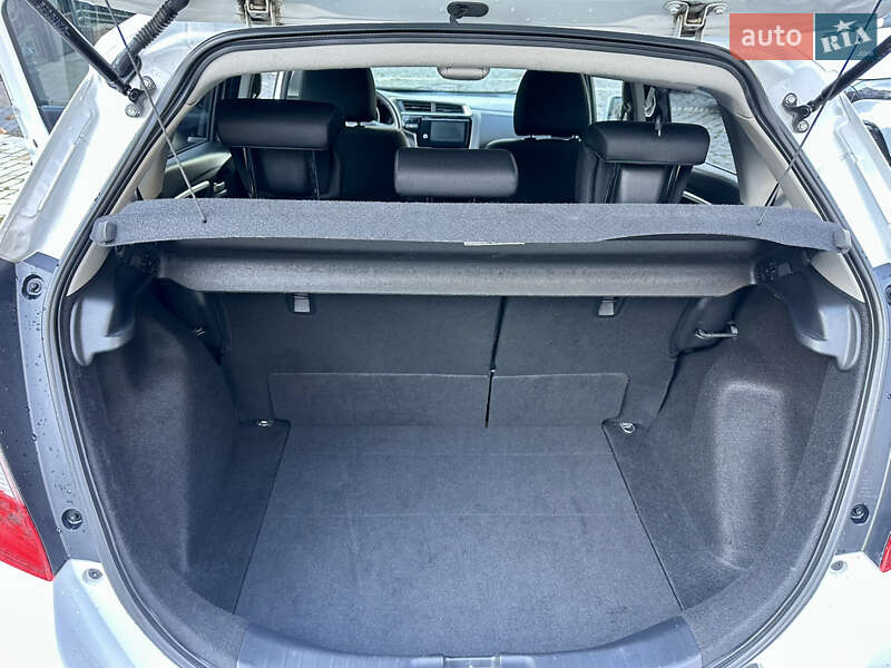 Хэтчбек Honda Fit 2019 в Киеве фото 21 Хэтчбек Honda Fit 2019 в Киеве