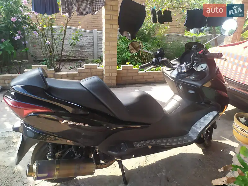 Максі-скутер Honda Forza 125 2007 в 