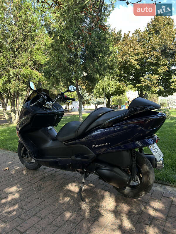 Максі-скутер Honda Forza 250 2004 в Білгороді-Дністровському