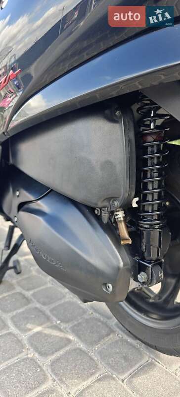 Макси-скутер Honda Forza 250 2005 в Днепре