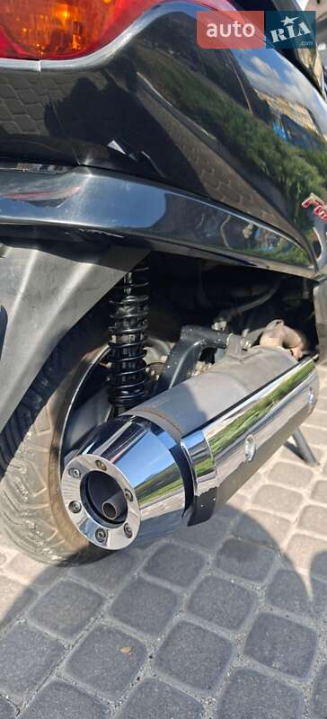 Макси-скутер Honda Forza 250 2005 в Днепре