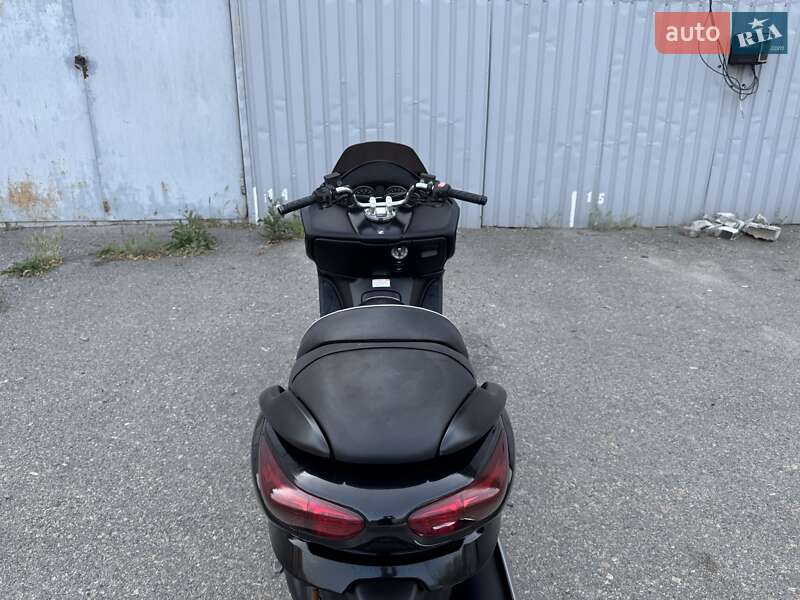 Макси-скутер Honda Forza 250 2006 в Днепре
