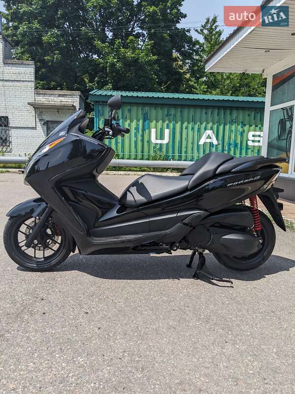 Максі-скутер Honda Forza 250 2013 в Кременчуці