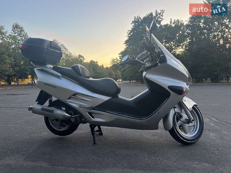 Максі-скутер Honda Forza 250 2003 в Миколаєві